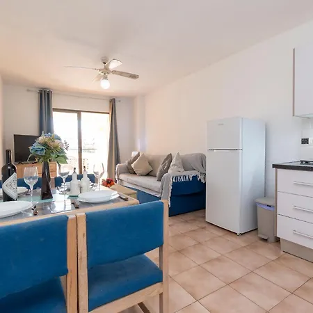 1 Bedroom Communal Heated Pool * Los Cristianos (Tenerife)