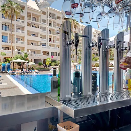 1 Bedroom Communal Heated Pool דירה