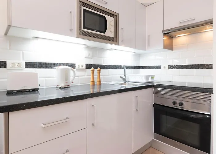 Apartment 1 Bedroom Communal Heated Pool Los Cristianos (Tenerife)