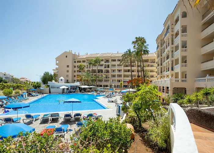 1 Bedroom Communal Heated Pool *